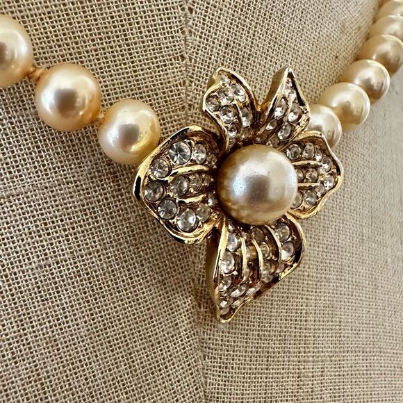 Vintage Attwood & Sawyer (A&S) Faux Pearl Necklace with Rhinestone Flower Clasp - Picture 3 of 12
